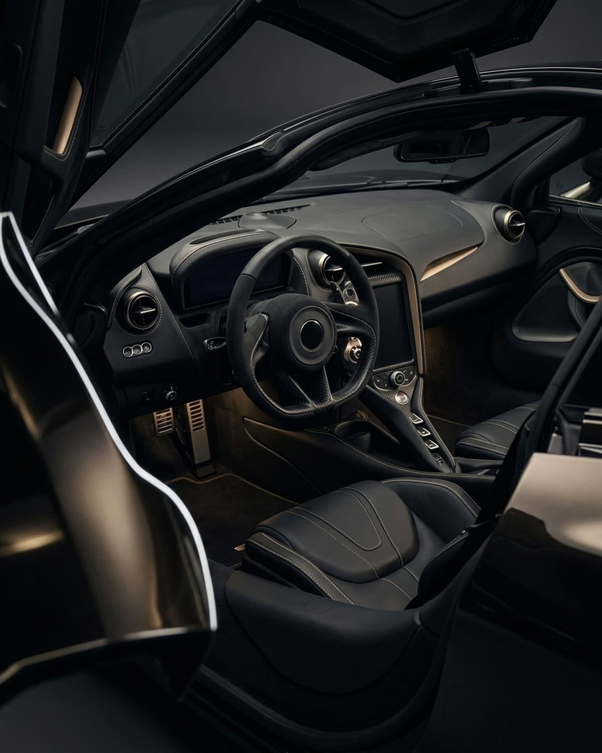 McLaren 750S, photo 3